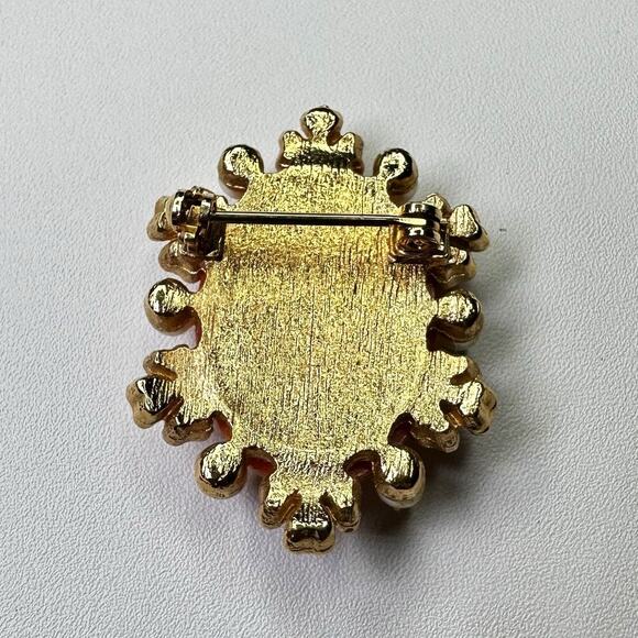 Vintage Cameo Brooch and Earrings Set Coral Pearl Detailing Victorian Style - Picture 4 of 10